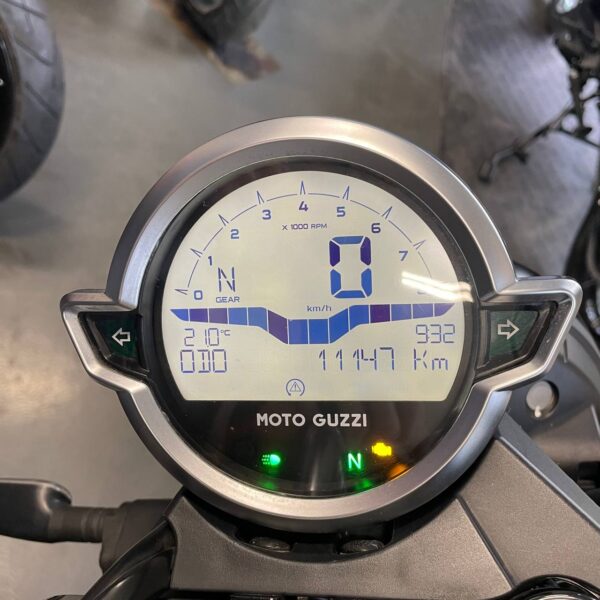 Moto Guzzi v9
