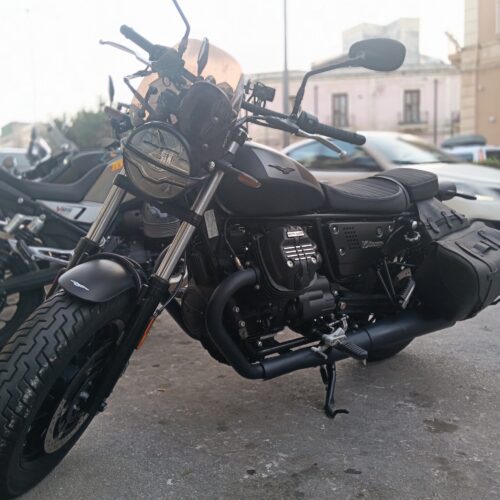 Moto Guzzi V9 Bobber anno 2023