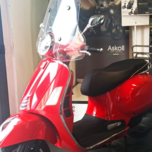 VESPA GTS 300 HPE USATA ANNO 2022