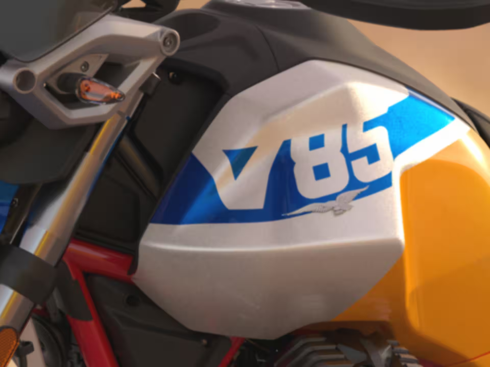 Moto Guzzi V85 TT E5+ - immagine 3